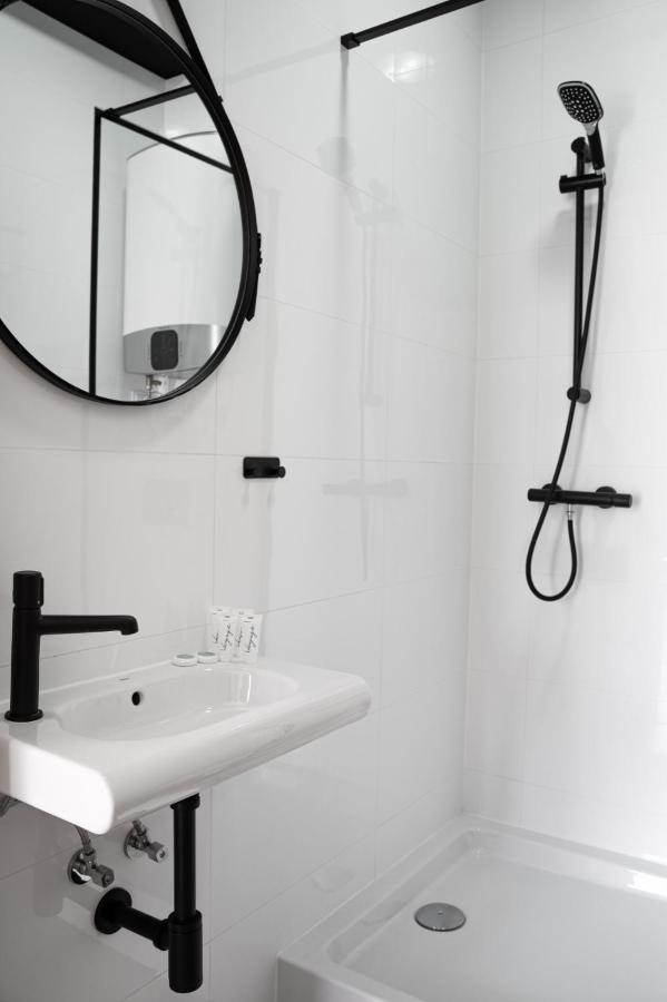 Apartamenty, Boutique Rooms Villa 82, Miejsce Prkingowe 고르주프비엘코폴스키 외부 사진